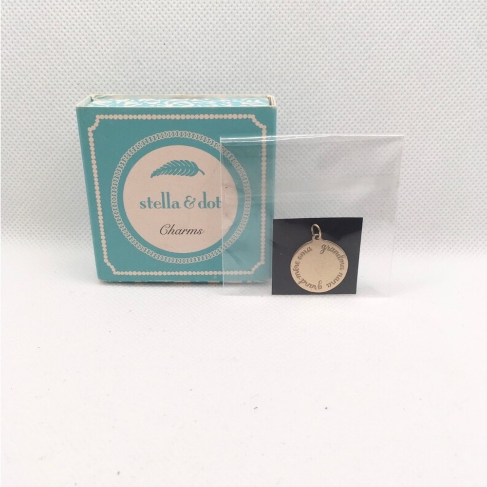 Vintage Stella and Dot Grandma/Nana/Grand-Mere/Oma charm • Bronze